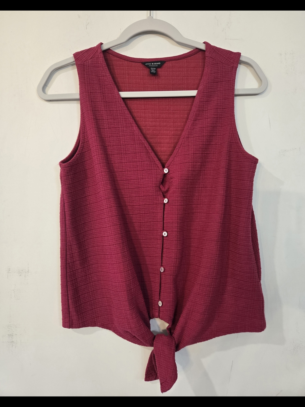 Lucky Brand Crimson Tie-Front Sleeveless Button Up Blouse. Pristine Condition.